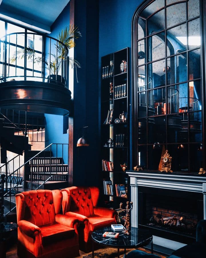 Devinco London Showcase Layout